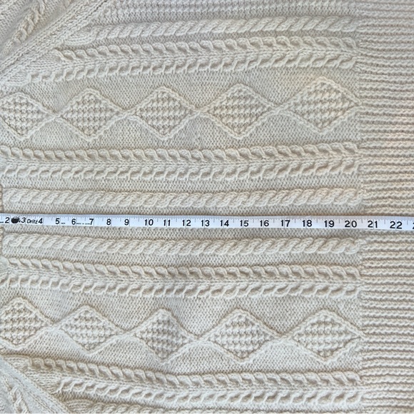 Hand-knitted Irish 100% wool sweater, knitted with classic Aran Isles stitches. - Picture 5 of 6